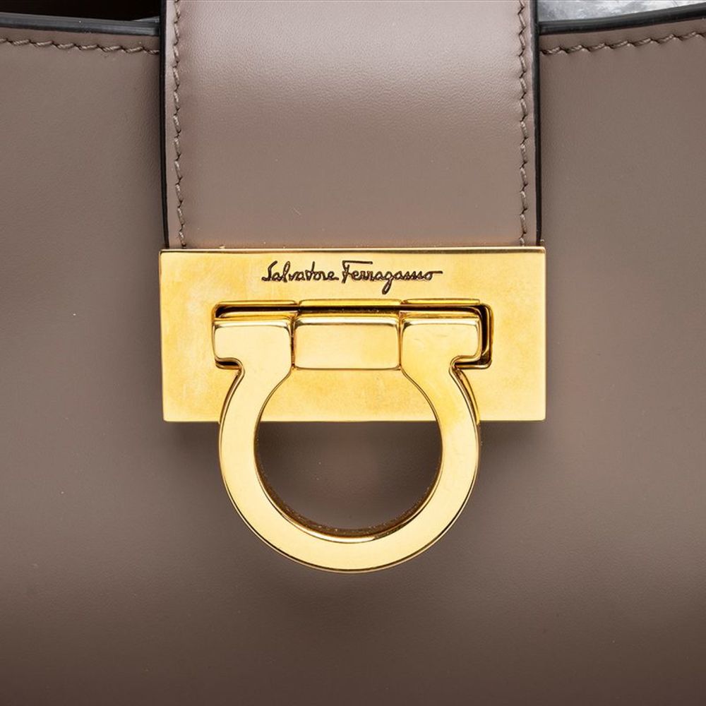 Salvatore Ferragamo Leather Gancio Trifolio Large Shoulder Bag - Picture 8 of 15